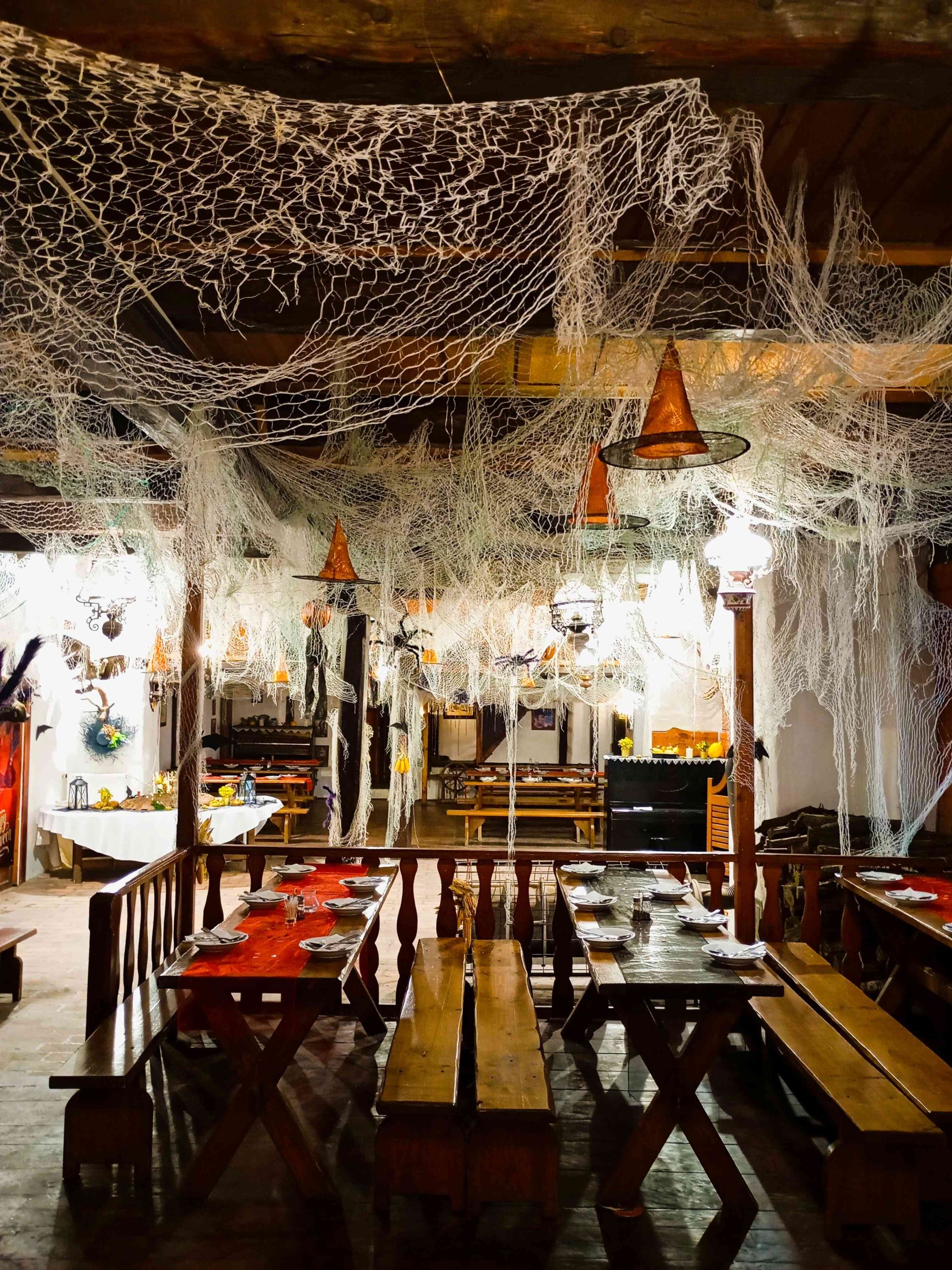Halloween Saloon